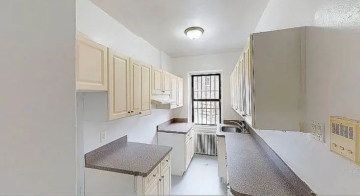 500 W 235th St #2N — Photo 3
