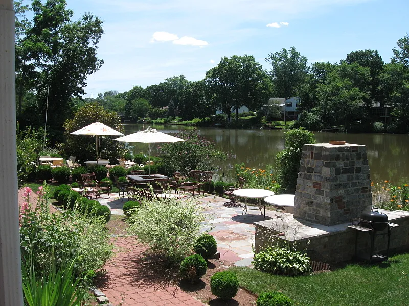2 bed, 1.0 bath, $2,800 — Photo 4