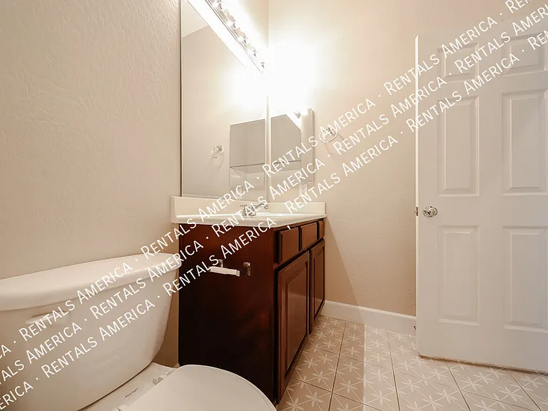 18676 E Braeburn Ln — Photo 15
