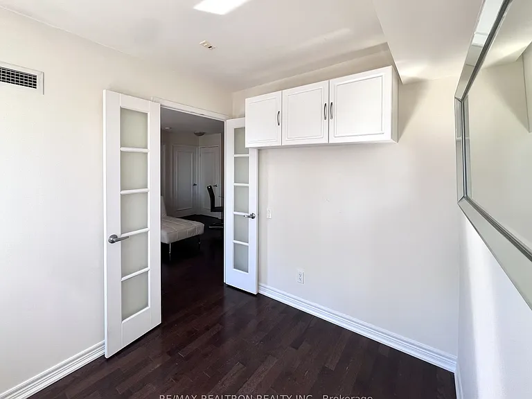60 Saint Clair Ave W #1204 — Photo 20