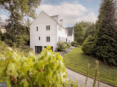 200 Hillcrest Ave, Philadelphia, PA, 19118