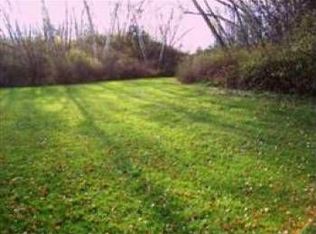 W14073 Golf Rd, Prairie Du Sac, WI 53578