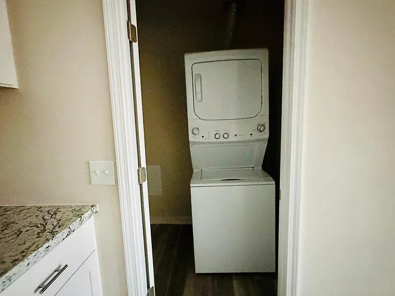 515 Broadway St — Photo 8