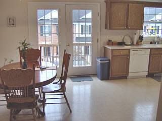 4th image of 740 Wyndhurst Dr