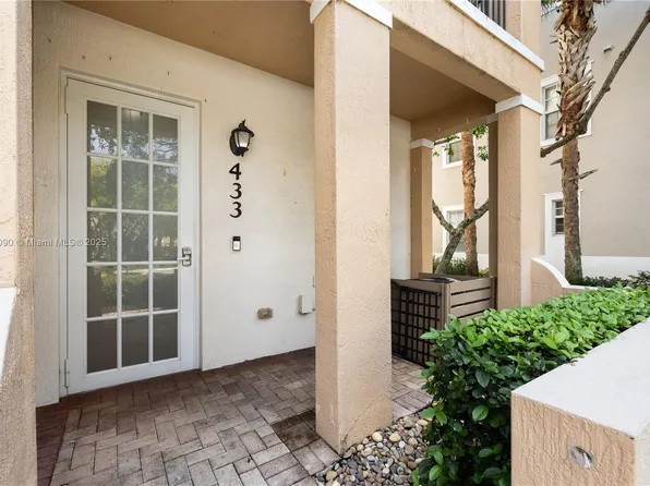 433 SW 147th Ave, Pembroke Pines, FL 33027