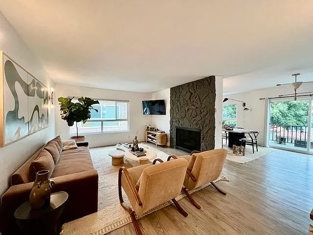 2 bed, 1450 sqft, $4,200 — Photo 1