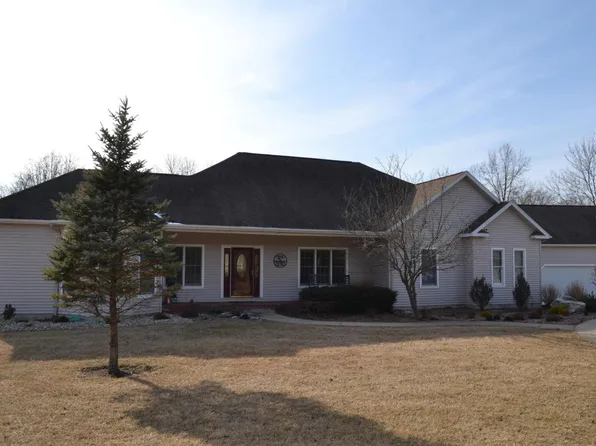 1621 Gragg St, Centralia, IL 62801