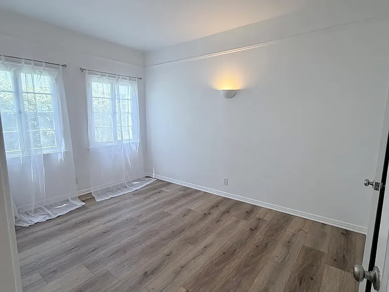 238 N Clark Dr #7 — Photo 18