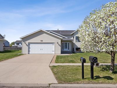 1683 Oakwood Dr, West Fargo, ND, 58078