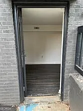 3 bed, 1.0 bath, 100 sqft, $1,275 — Photo 4
