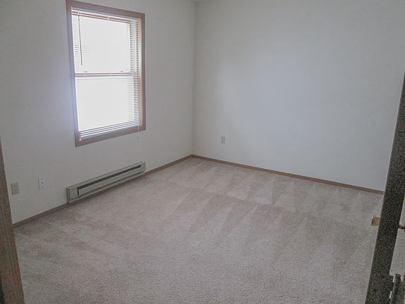 4th image of 308 Pine Crest Dr APT 1