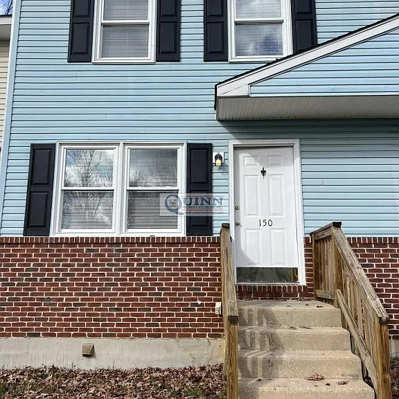 150 E Village Rd — Photo 1