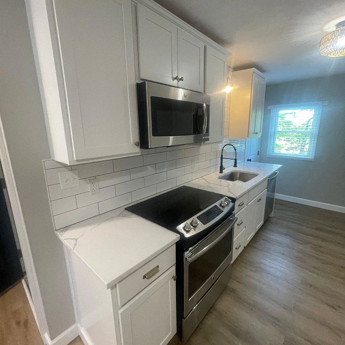 3 bed, 1.0 bath, 1114 sqft, $1,850 — Photo 4