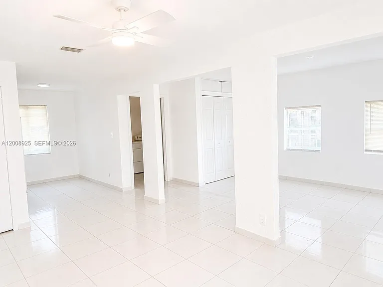8210 SW 7th St — Photo 4