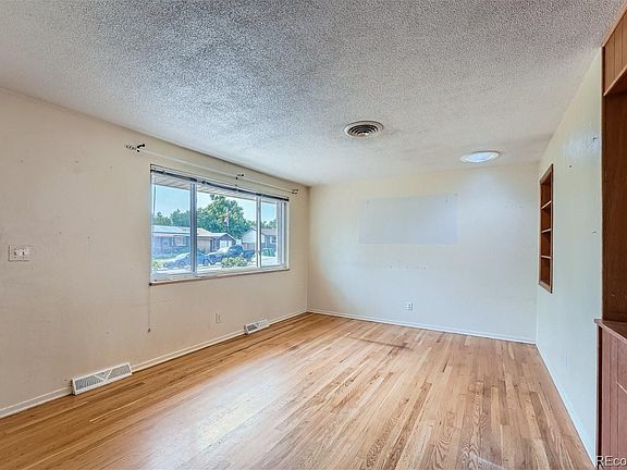 2nd image of 8271 Bluebell Way