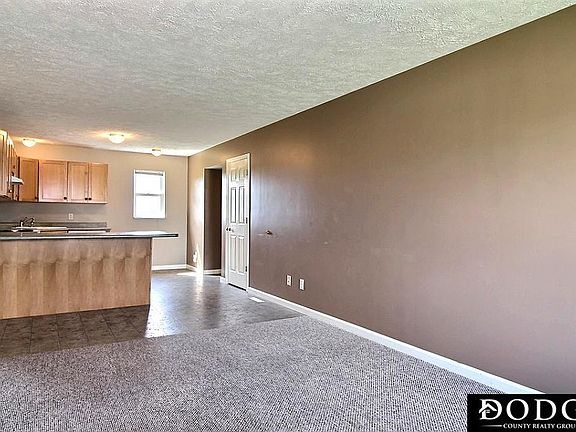 4th image of 2831 Laverna St