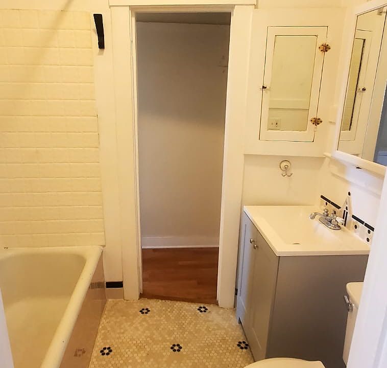 2nd image of 2448 Great Hwy APT 15
