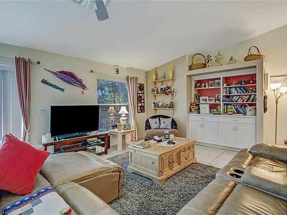 4th image of 1536 SE 6th Ave