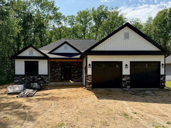 1247 S Roosevelt Rd, Knox, IN 46534