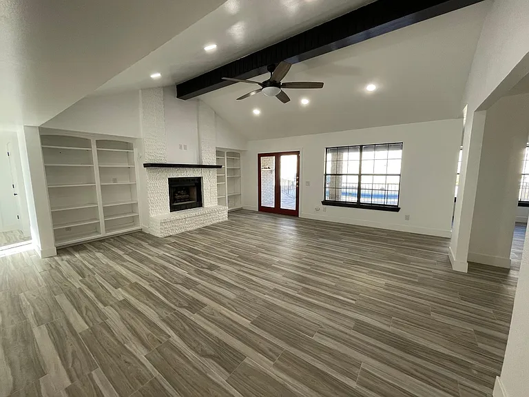 6729 Villa Hermosa Dr — Photo 2