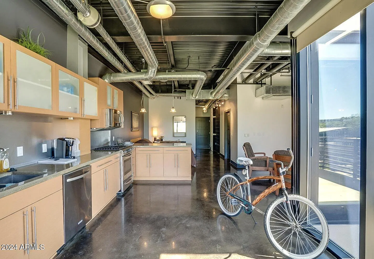 1 bed, 1.0 bath, 813 sqft, $2,500 — Photo 1