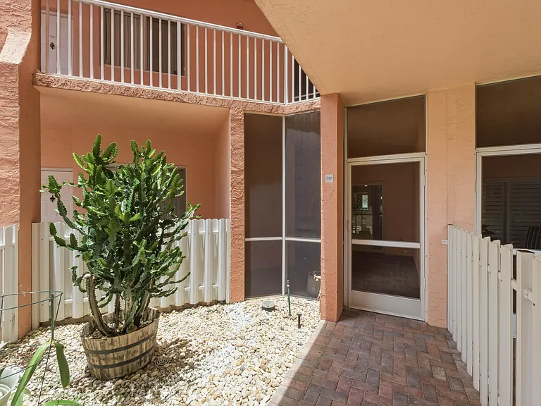7765 Yardley Dr #107 — Photo 6