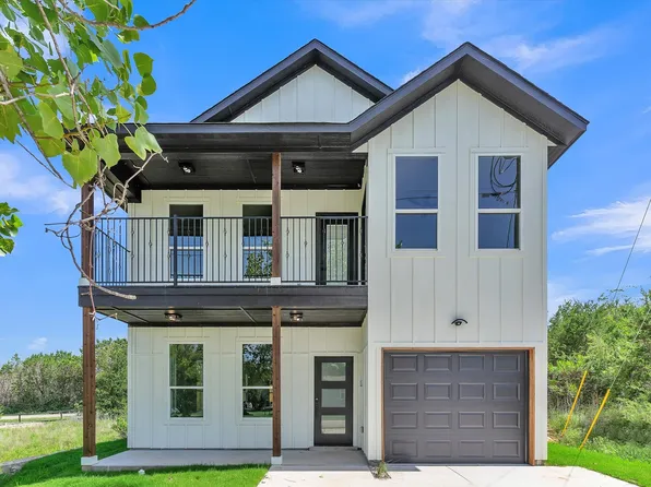 5921 Barkridge Dr, Granbury, TX 76048