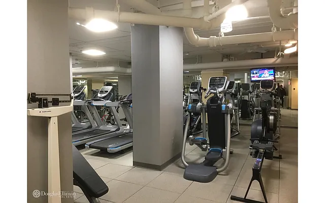 Rented by Douglas Elliman | media 22