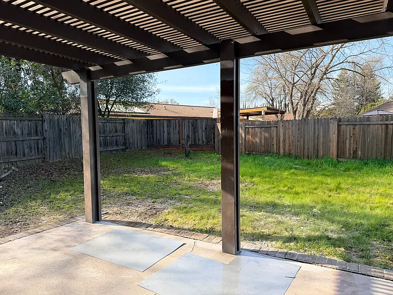 1302 Mossbrook Ct — Photo 29