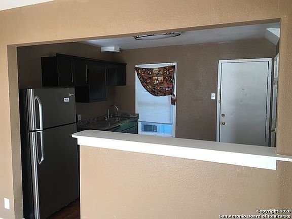 4th image of 263 Claremont Ave