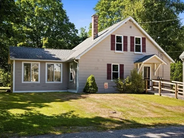 12 New St, Oxford, MA 01540