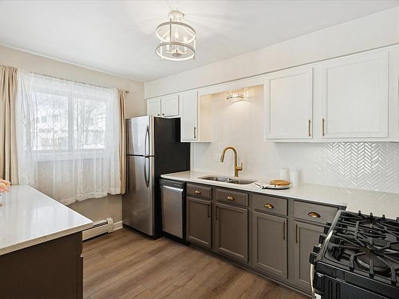 5th image of 501 Carlysle Dr APT 7