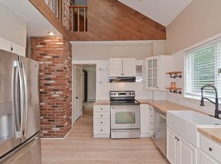 72 Shore Dr, Auburn, MA 01501