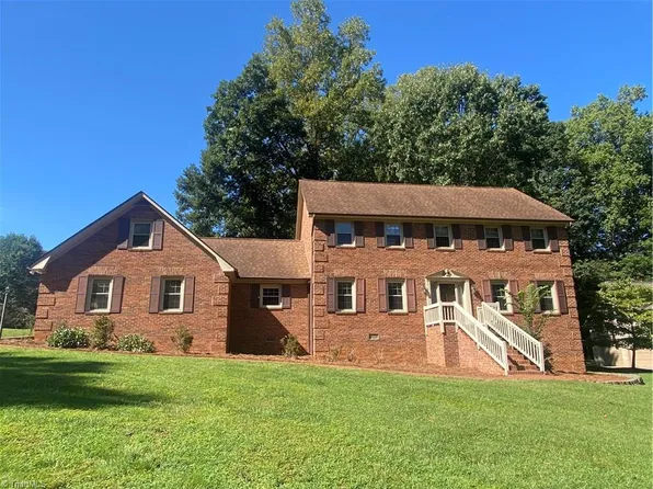 486 Windsor Park Rd, Kernersville, NC 27284