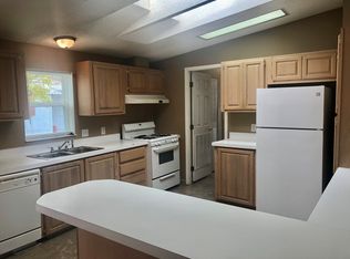190 Brentwood Dr, White Lake, MI