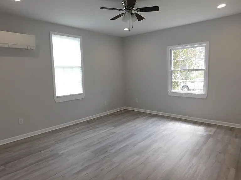 706 E Front St — Photo 11