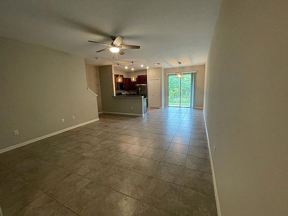 5th image of 9768 Pembrooke Pines Dr