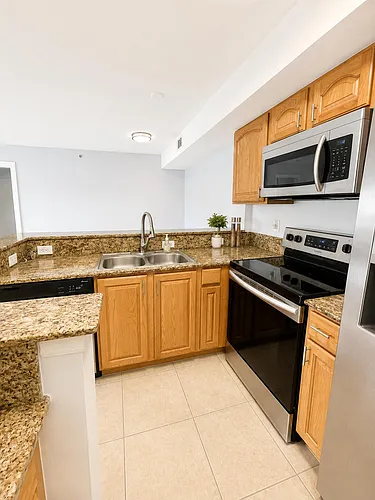 281 SW Palm Dr #106 Photo 1