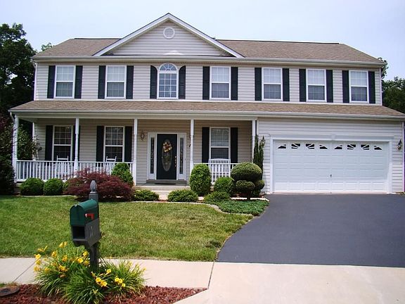2nd image of 11 Regal Ct