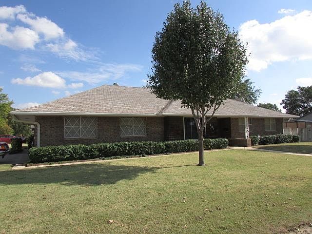1st image of 1201 Canary Ln
