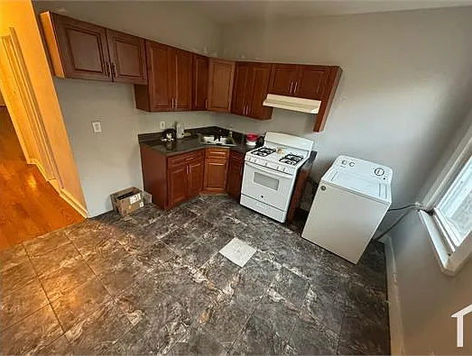 118 Cedar Ave #1 — Photo 1