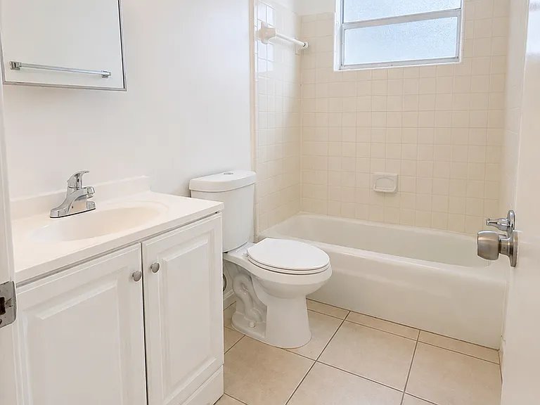 1001 S M St — Photo 7
