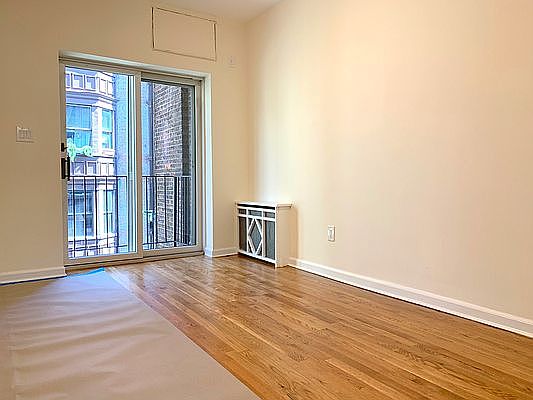 4th image of 257 W 91st St #3EE