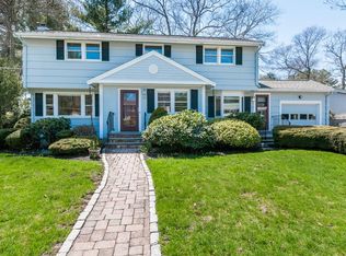 60 Countryside Ln, Norwood, MA 02062