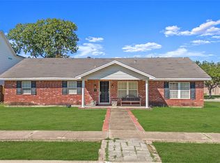 3904 Rochelle Dr, Dallas, TX 75220