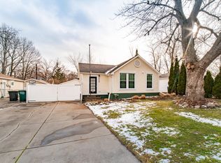 4015 Cresthaven Dr, Waterford, MI