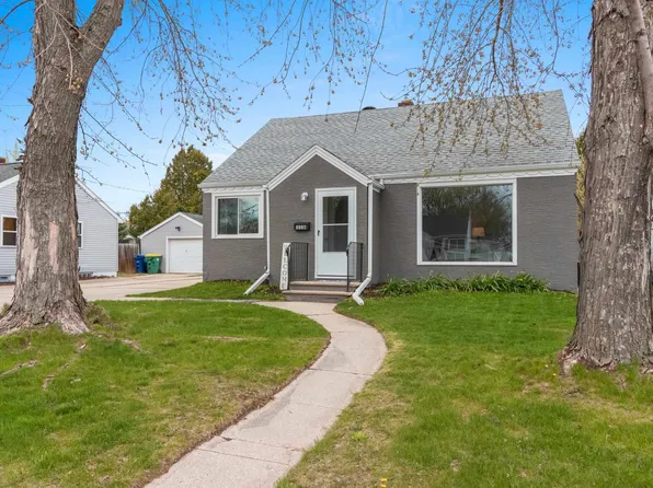 1114 Meacham St, Green Bay, WI 54304