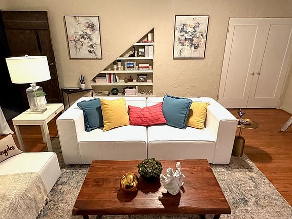 4th image of 2423 3/4 Cheremoya Ave #2423-3/4