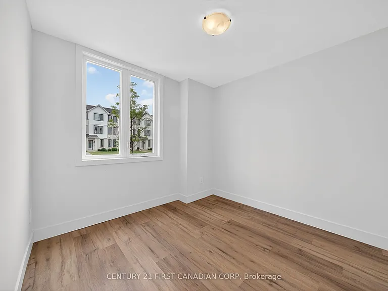 1595 Capri Cres #66 — Photo 7