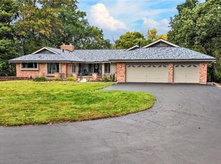 56 Chesterfield Lakes Rd, Chesterfield, MO 63005